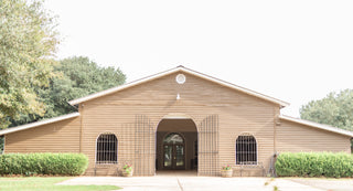 Explore the Horse Help building at Horse Haven Ranch, a central hub for equestrian education and training. This facility offers a dedicated space for courses, workshops, and collaborative learning, providing valuable resources for horse enthusiasts.