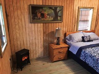 Cozy Cowboy Quarter room at Horse Haven Ranch, adorned with western-inspired decor, providing a comfortable and themed stay for guests.